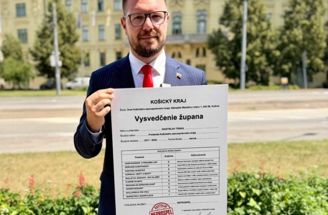 Šimko vystavil pred letom Trnkovi vysvedčenie.